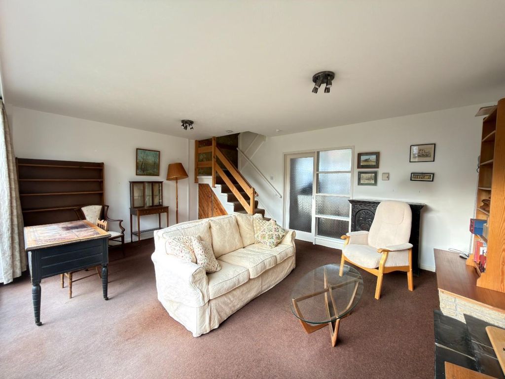 Property photo 3 of 32