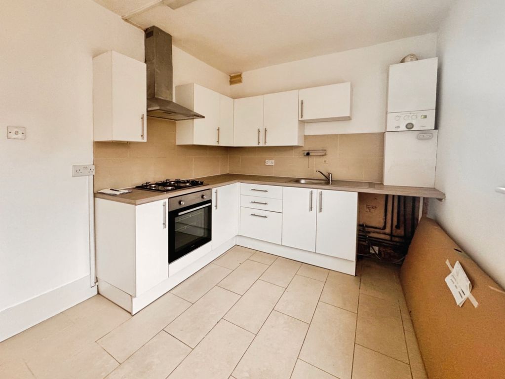 Property photo 2 of 7 Kitchen