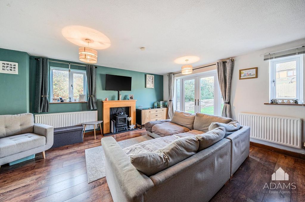 Property photo 2 of 16 Sitting And Dining Room