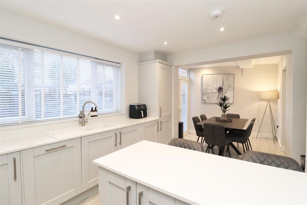 Property photo 3 of 13 Image00002.Jpeg