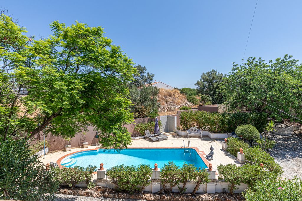 Property photo 2 of 49