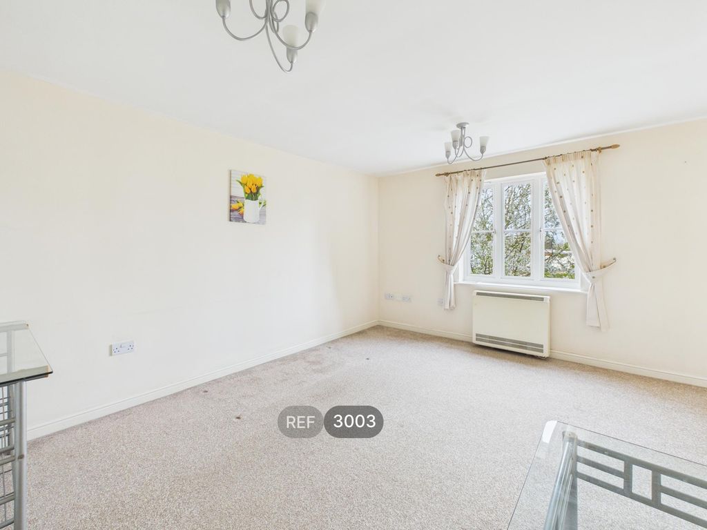 Property photo 3 of 16 Living Room