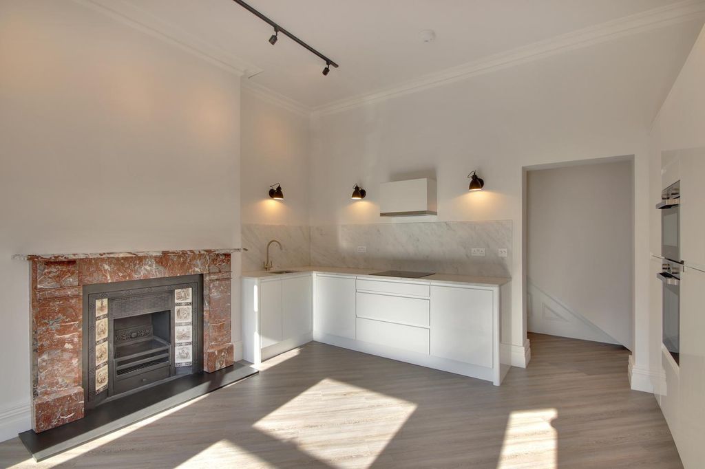 Property photo 2 of 6 Gallery