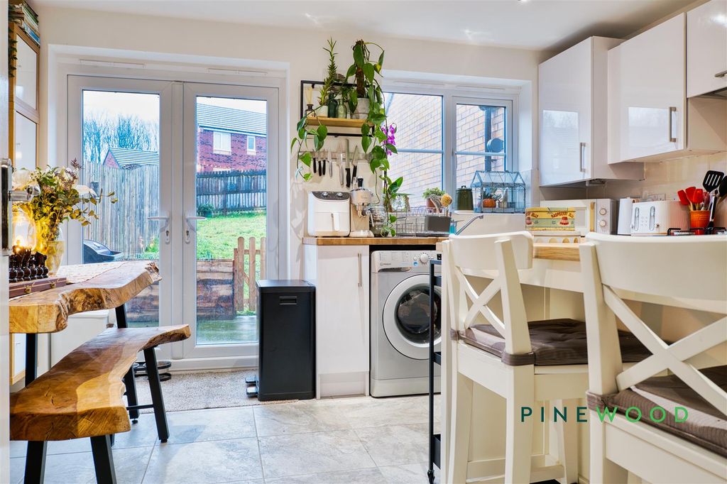 Property photo 3 of 22 Kitchen / Dining Room
