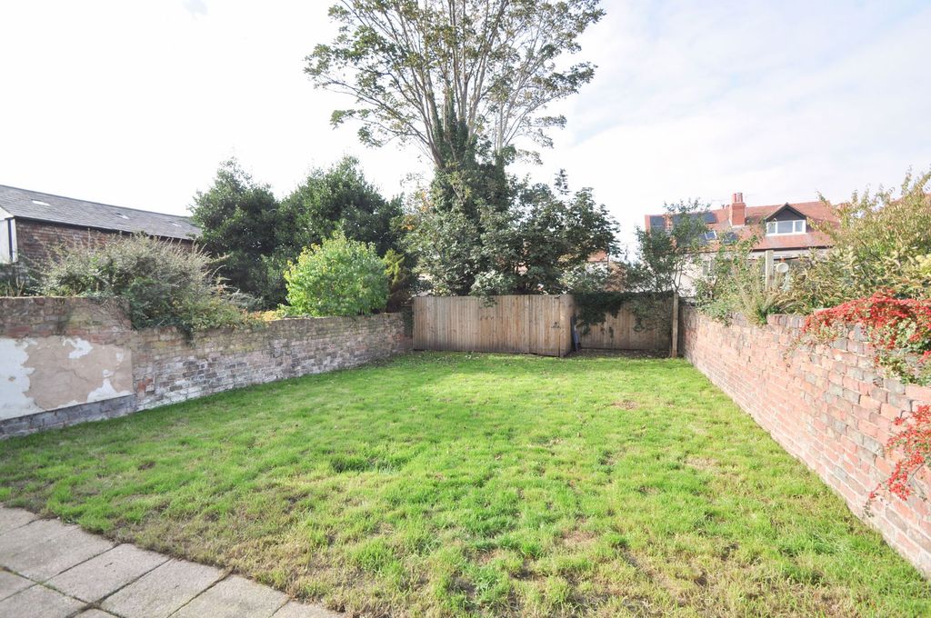 Property photo 3 of 33