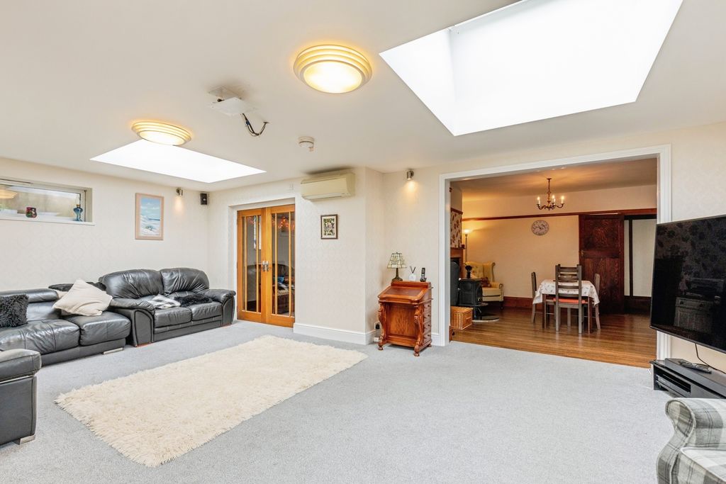 Property photo 3 of 22 Photo