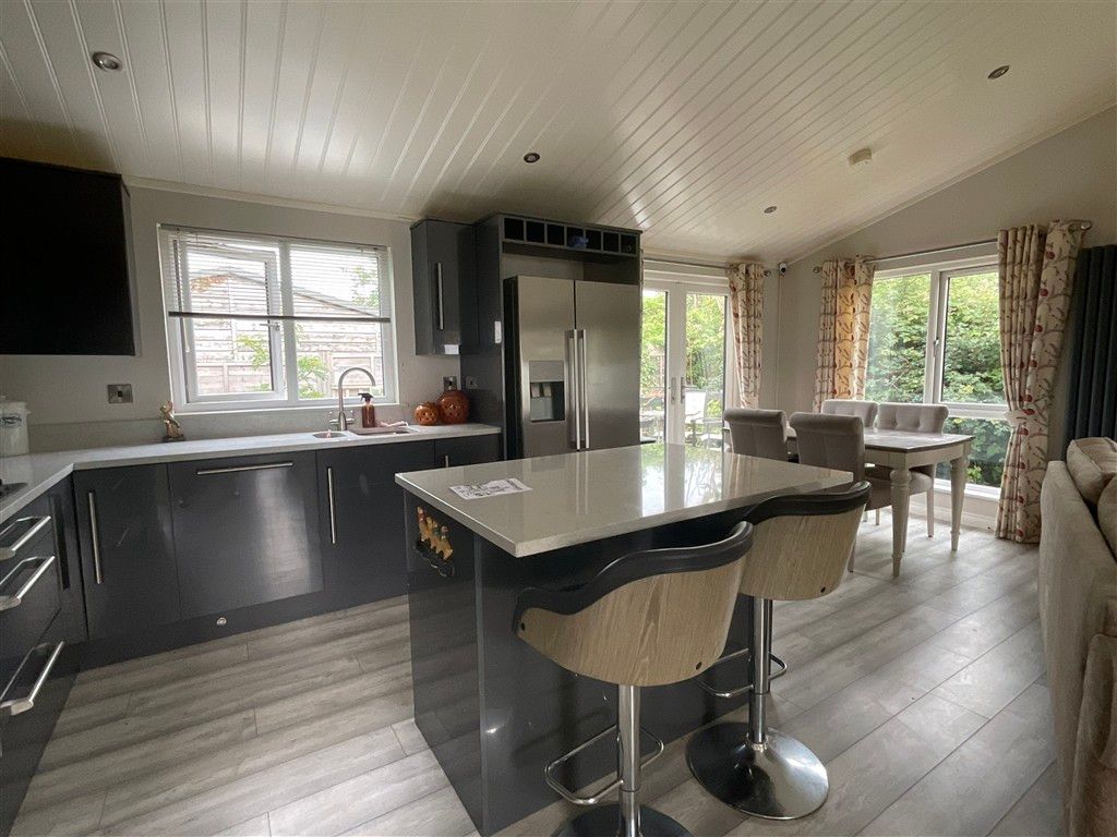 Property photo 2 of 11 Kitchen Diner