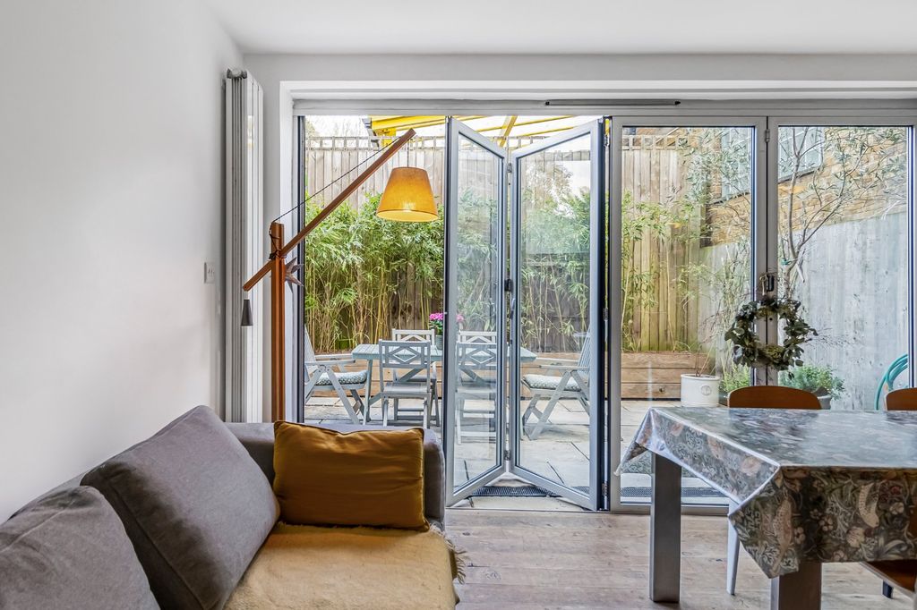 Property photo 2 of 14 Picture No. 12