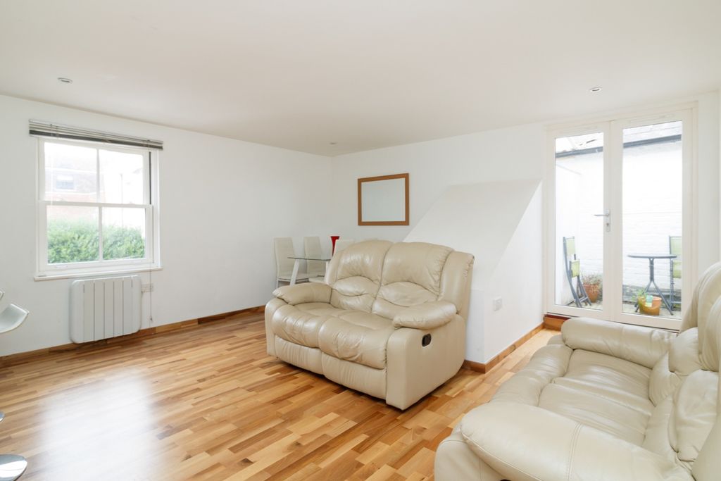 Property photo 2 of 8 1062844