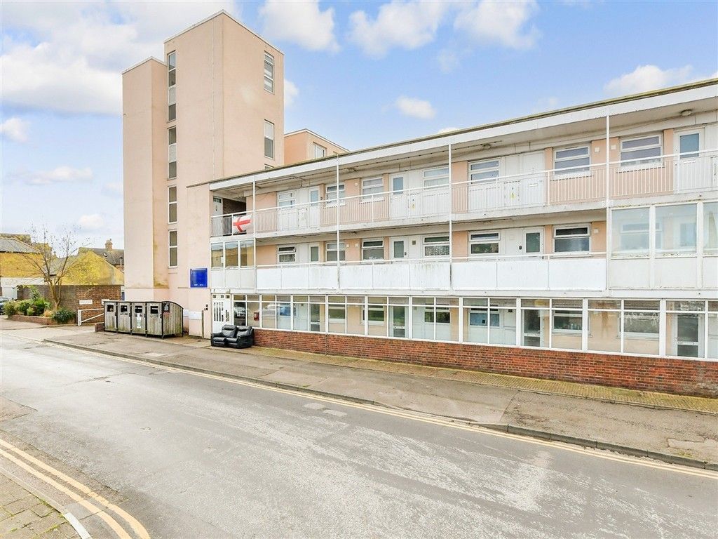 Property photo 1 of 6 Web