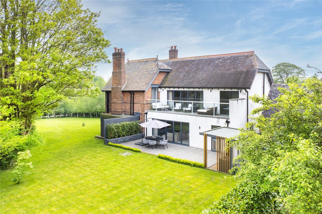 Property photo 2 of 27 Side