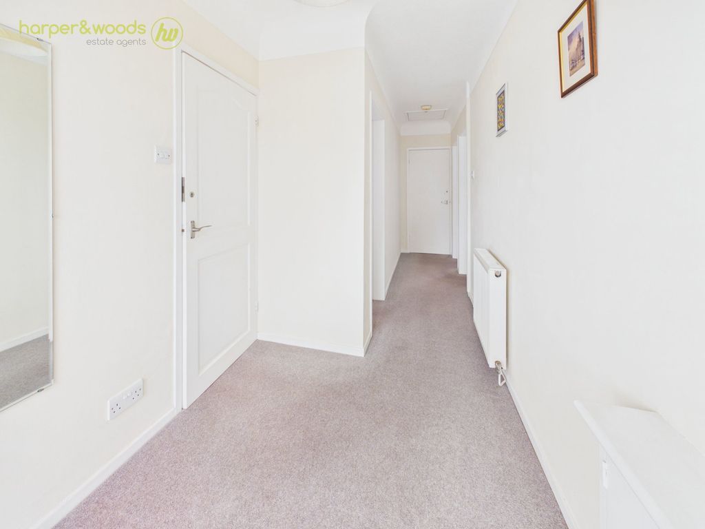 Property photo 3 of 24