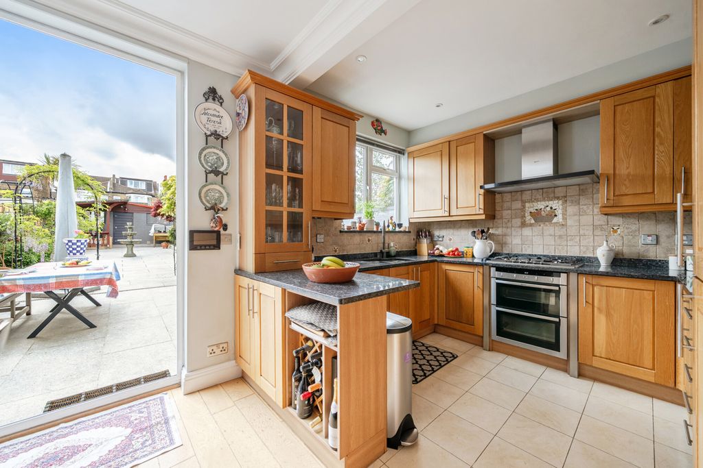 Property photo 3 of 20 1456035-16-6A0204...