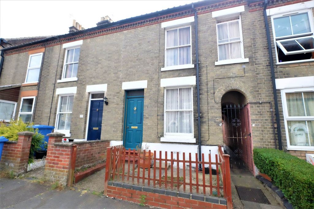 Property photo 1 of 8
