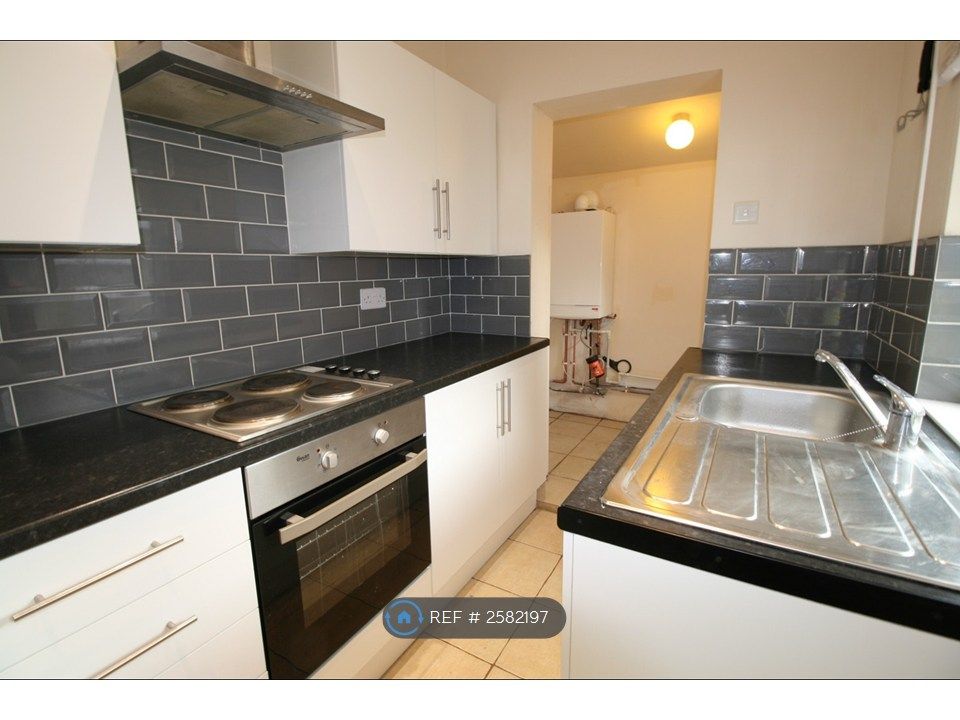 Property photo 1 of 28 Kitchen