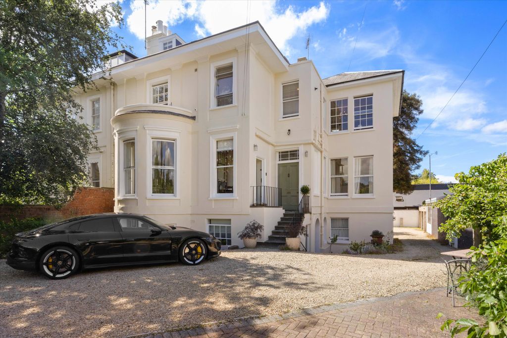 Property photo 1 of 17 Image