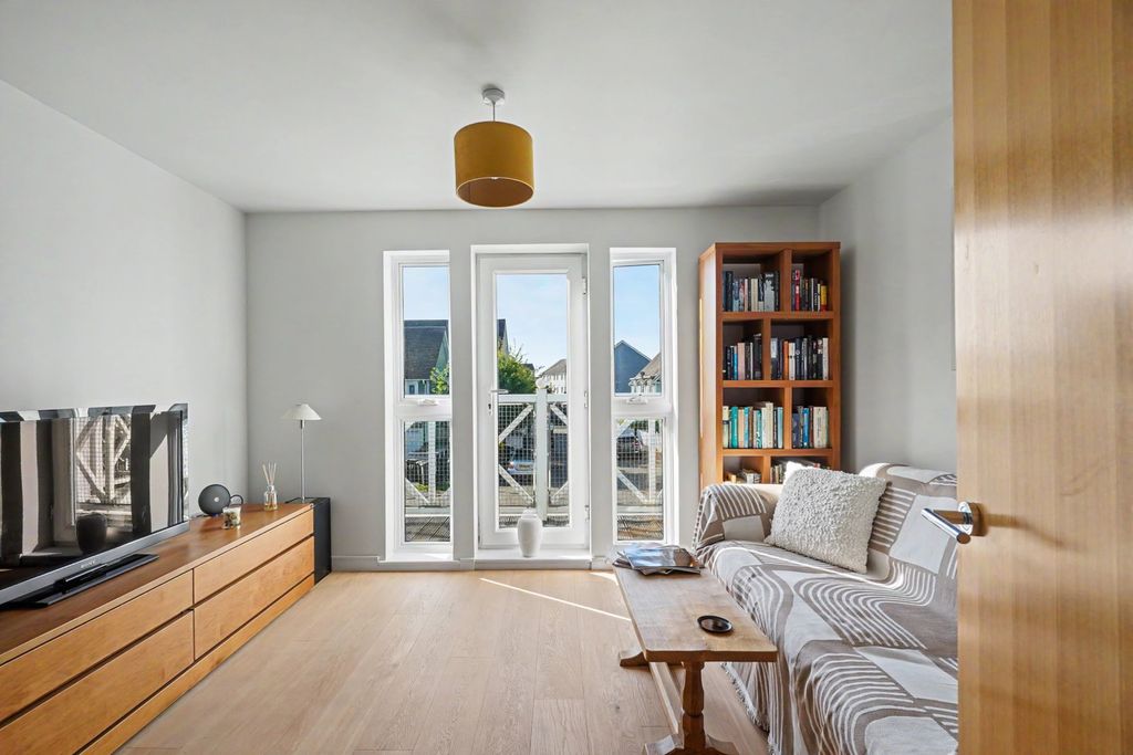 Property photo 1 of 31