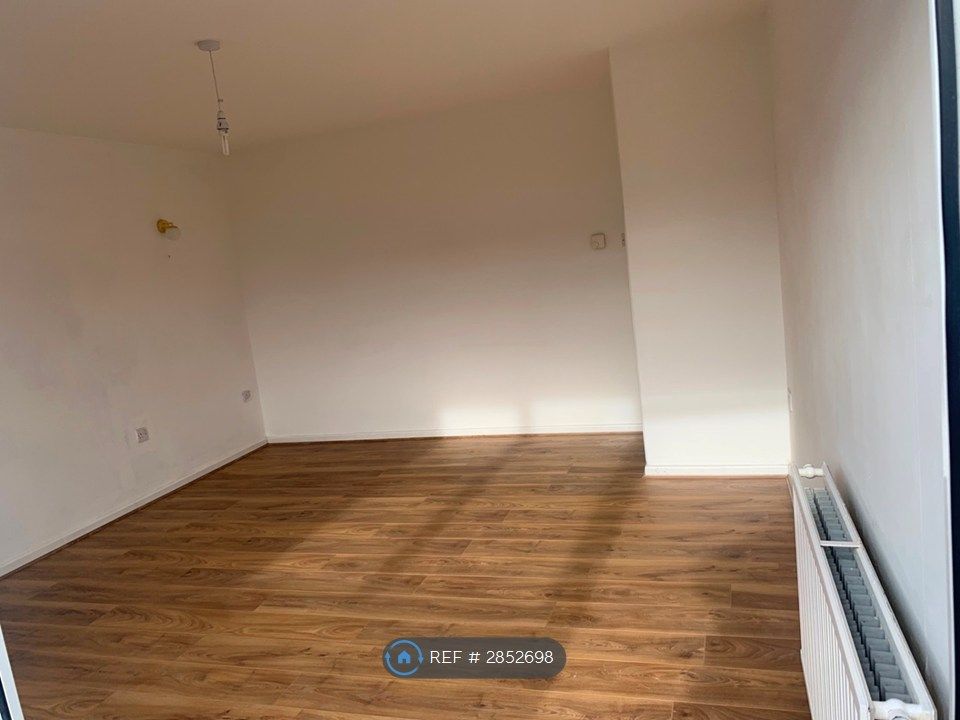 Property photo 3 of 25