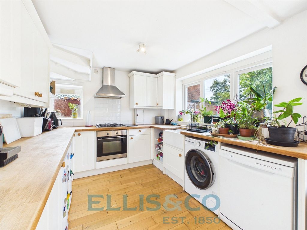 Property photo 3 of 11 Picture No. 16
