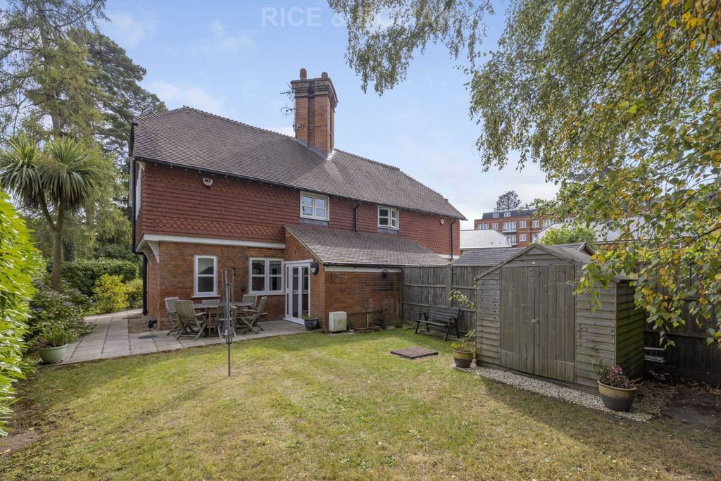 Property photo 1 of 23