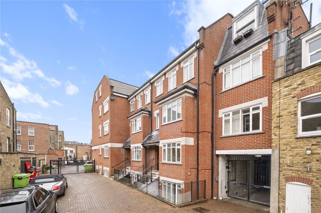 Property photo 3 of 12 External