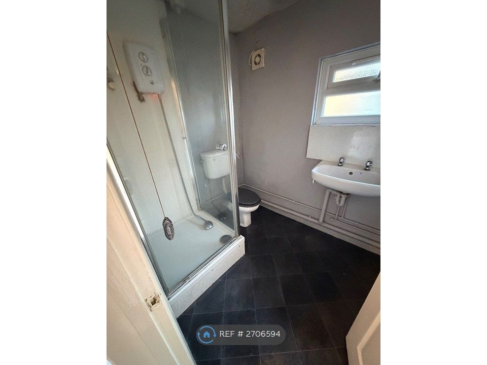 Property photo 3 of 5 Bathroom