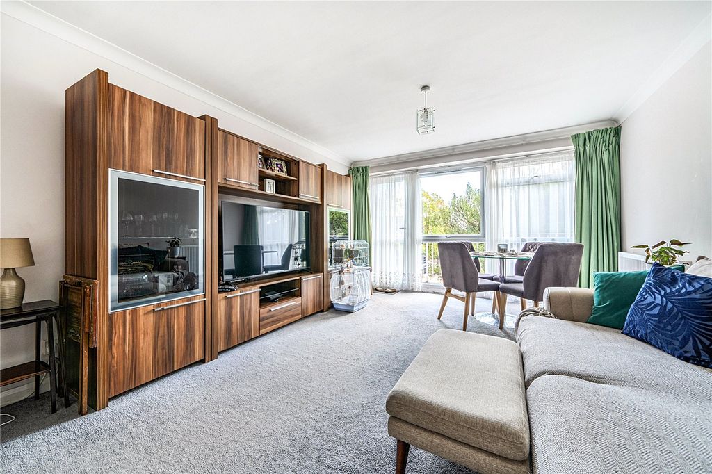 Property photo 2 of 19 Picture No. 04