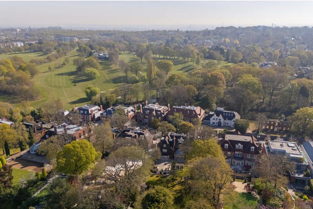 Property photo 3 of 3 Photo 2