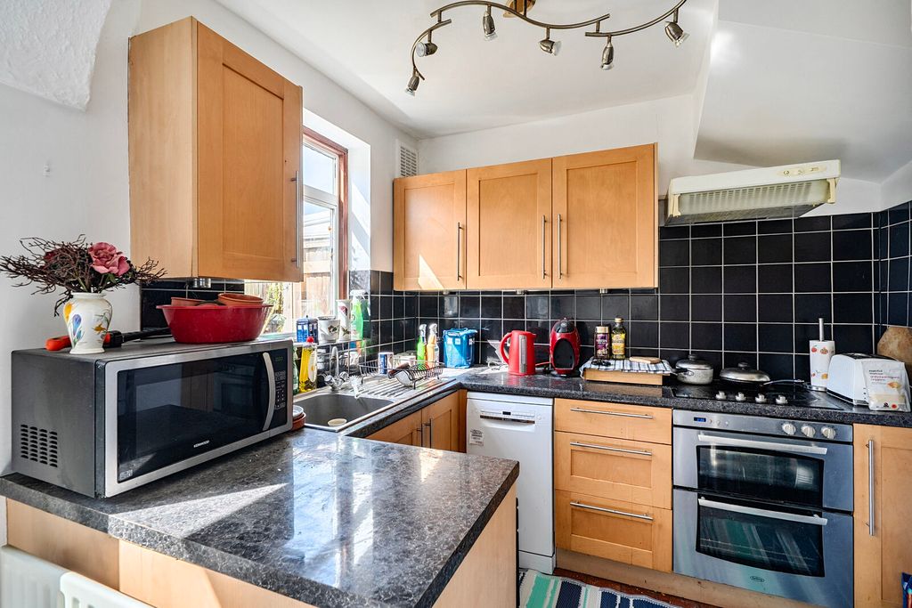 Property photo 3 of 9