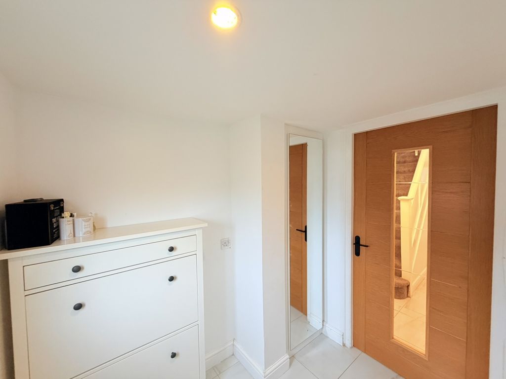 Property photo 2 of 28