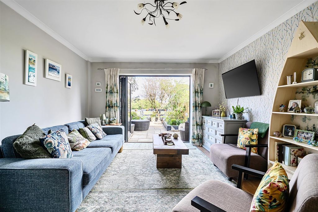 Property photo 2 of 19 1446124-13-69Da4F4925B7E.Jpg