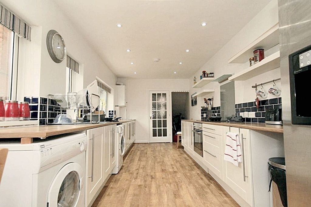 Property photo 3 of 11 Photo 11