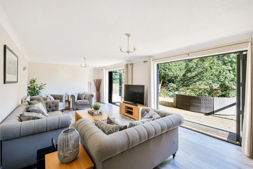 Property photo 2 of 22