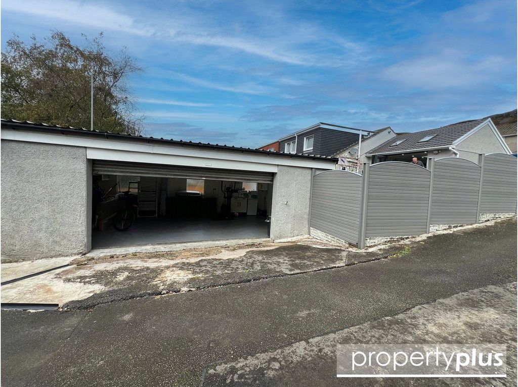 Property photo 2 of 38 Picture No. 01