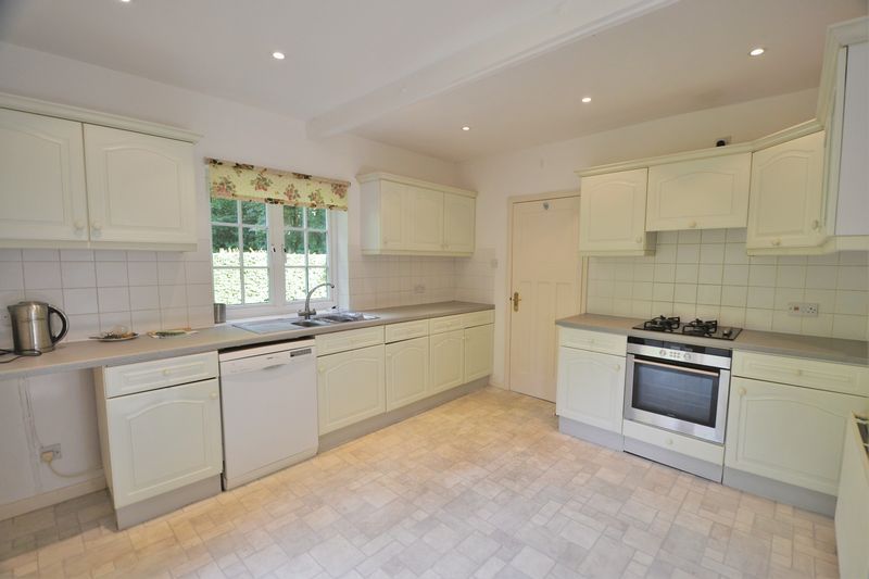 Property photo 3 of 7 Photo 8