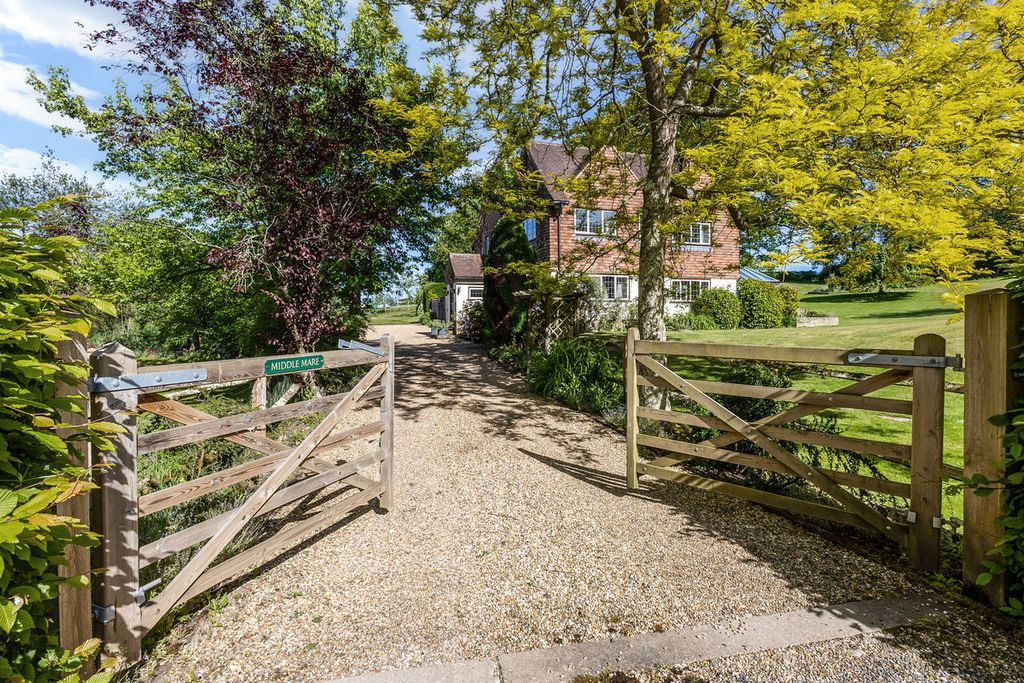 Property photo 1 of 32