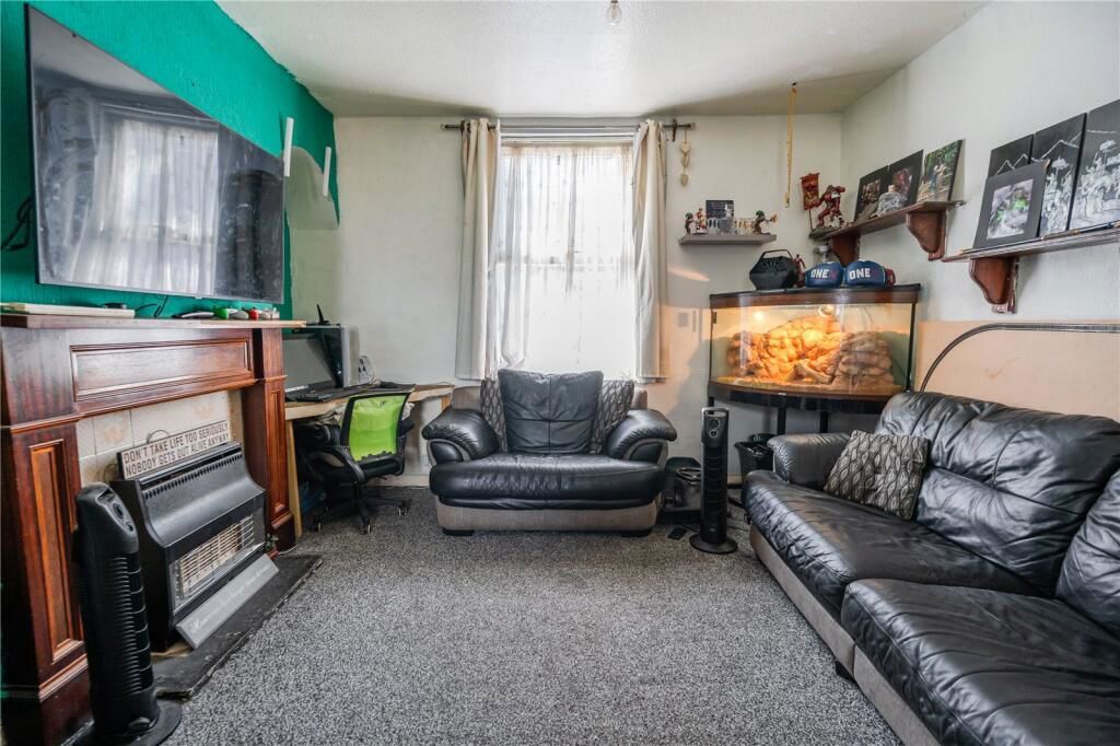 Property photo 3 of 12