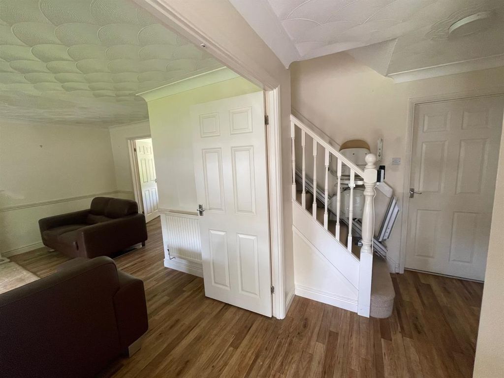 Property photo 2 of 24