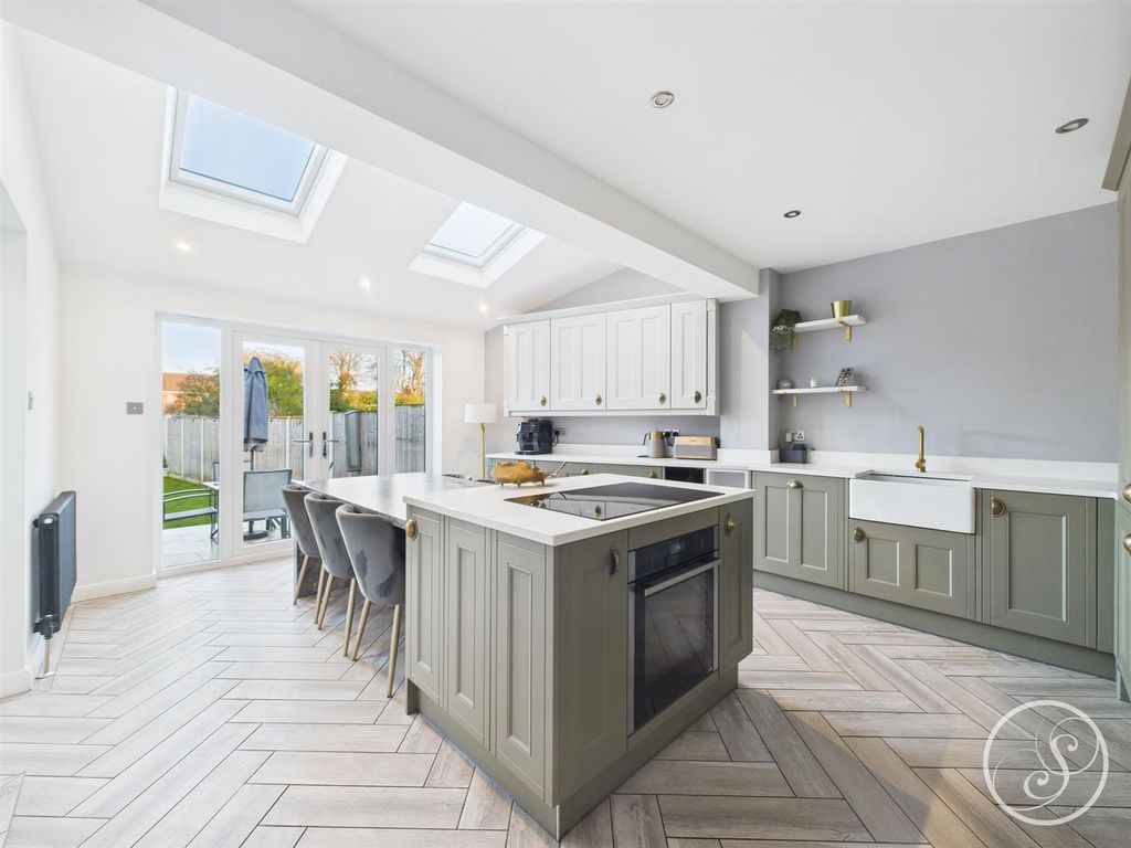 Property photo 2 of 22 Kitchen/Diner