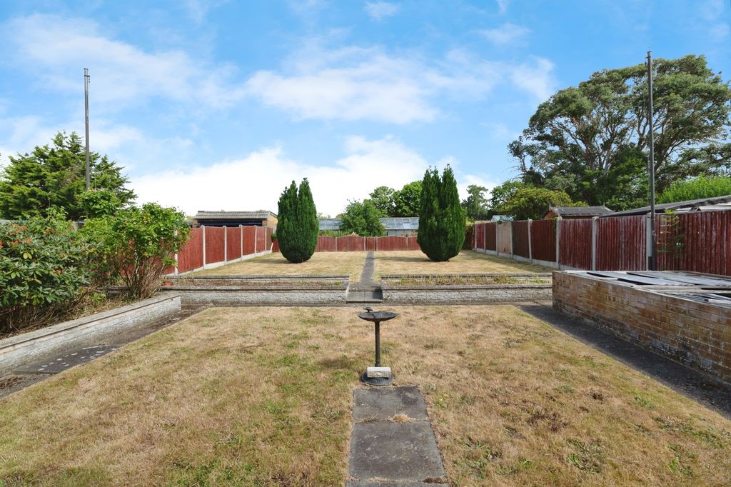 Property photo 2 of 17 Photo