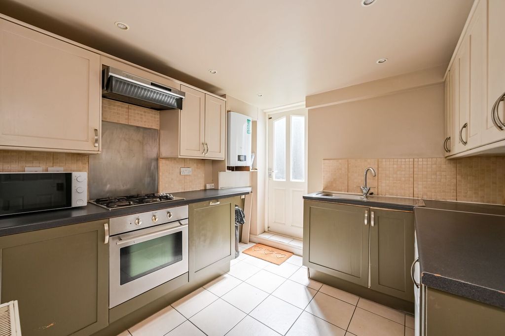Property photo 1 of 5