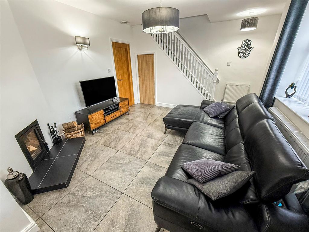 Property photo 3 of 21 Sitting Room