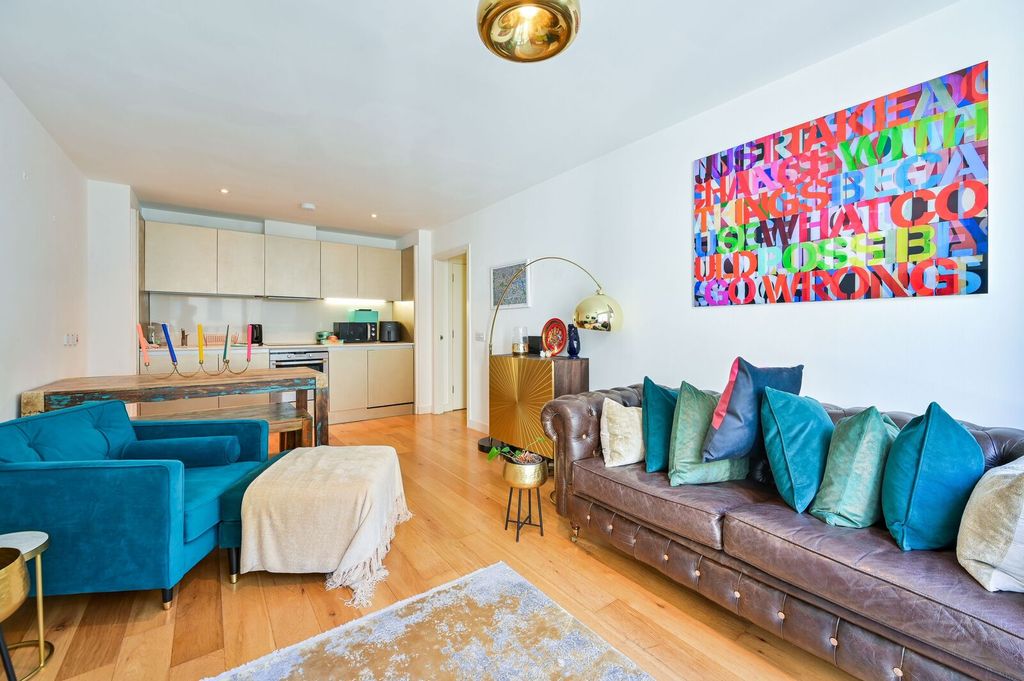 Property photo 1 of 9