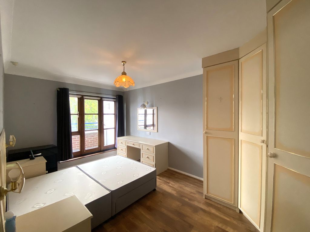 Property photo 3 of 16 Bedroom