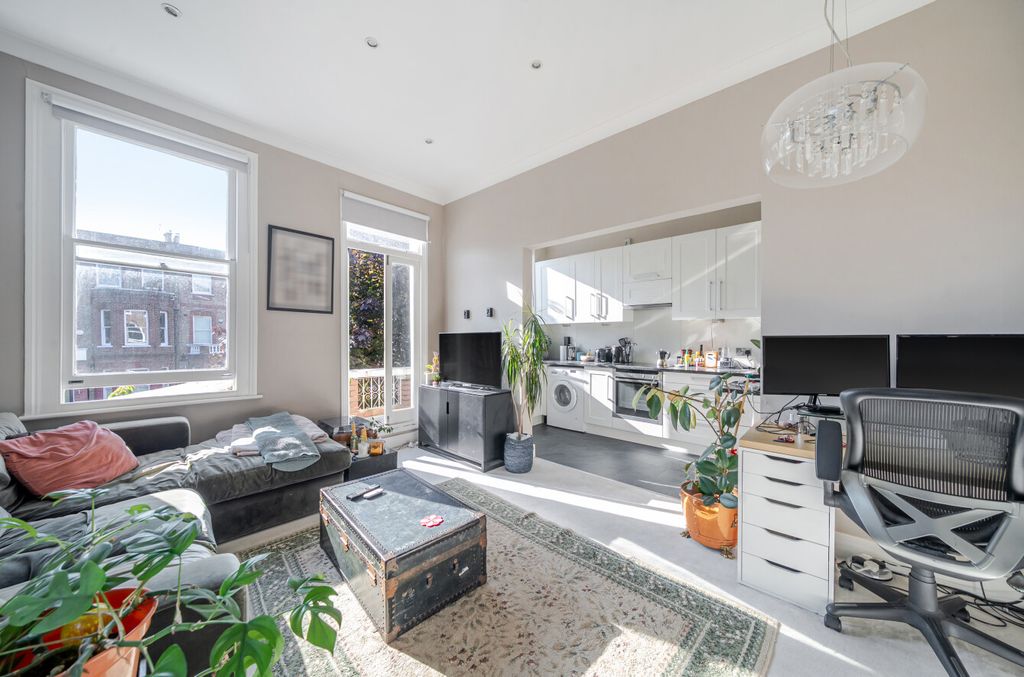 Property photo 2 of 16 1359913-2-68Da51d...