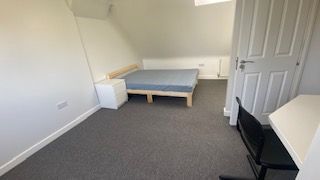 Property photo 2 of 28