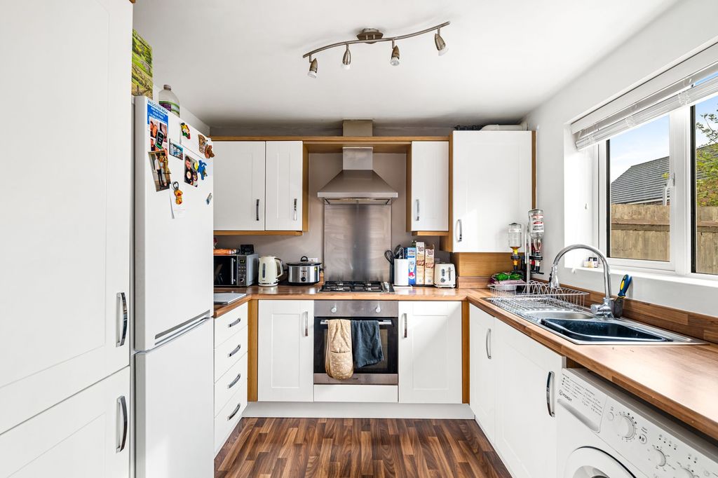 Property photo 3 of 15 Kitchen