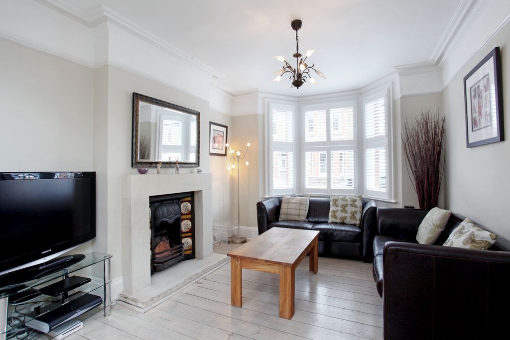 Property photo 2 of 12