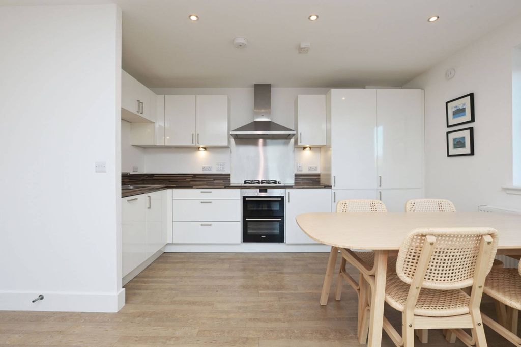 Additional image 8 of 1 bed flat for saleBurnbrae Drive, East Craigs, Edinburgh EH12