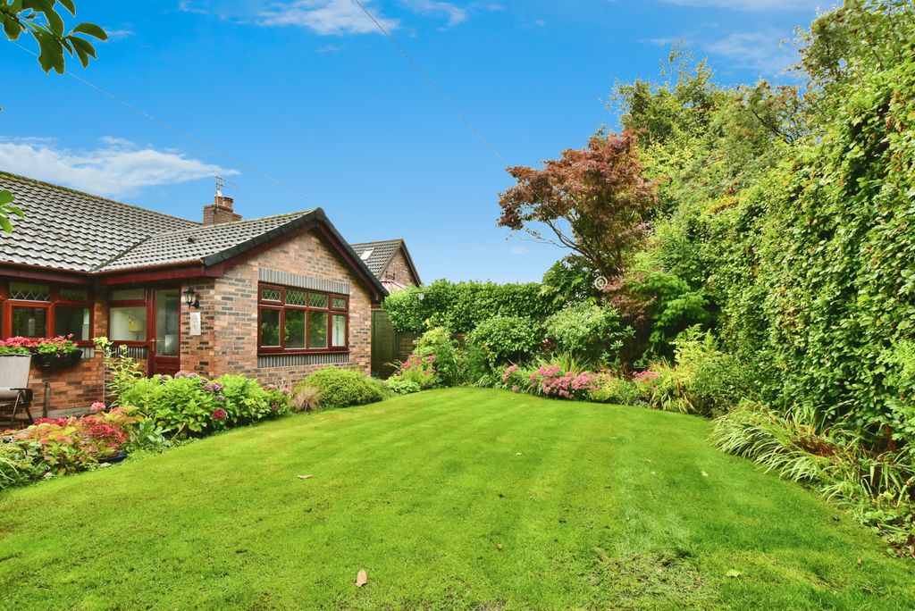 Property photo 1 of 20 Outside